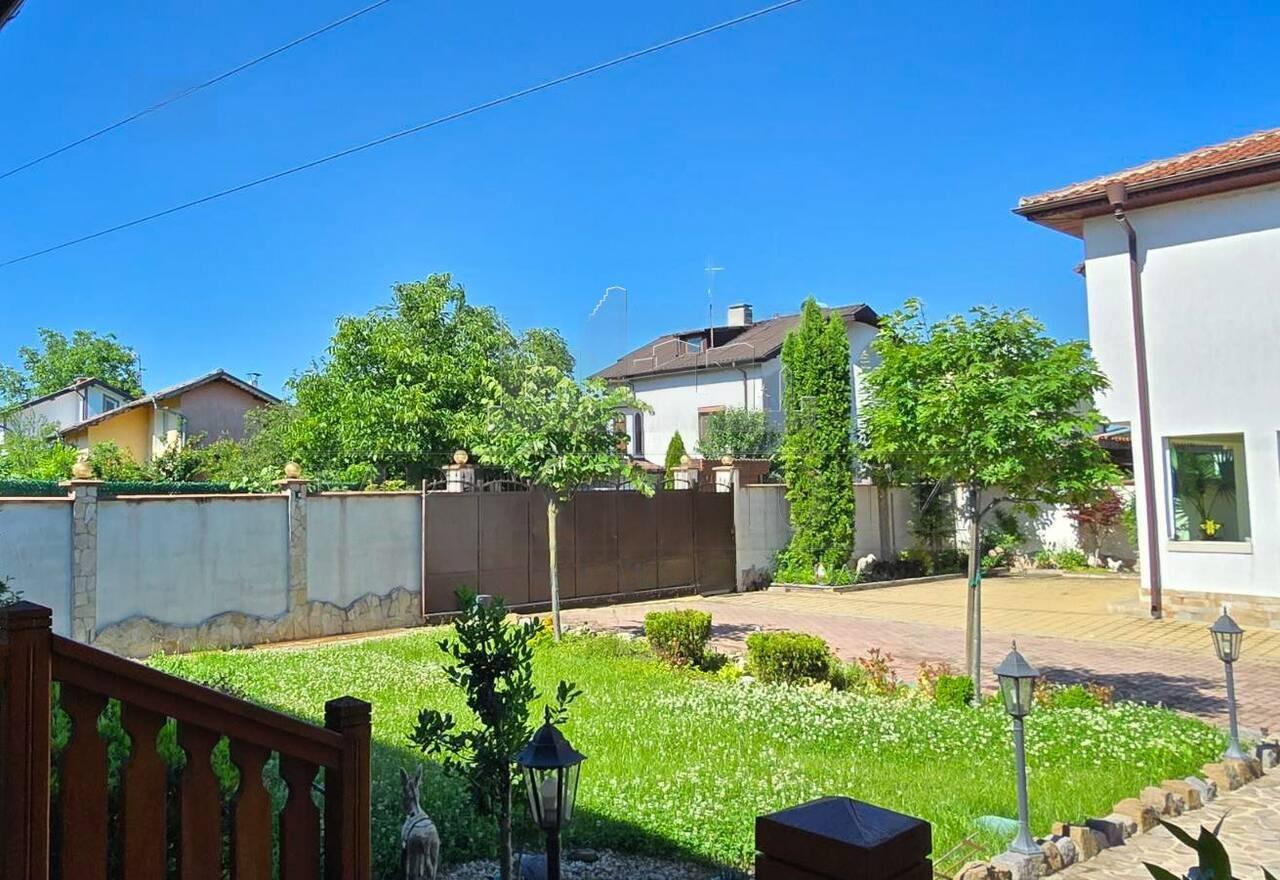 House for Sale in Burgas, Marinka