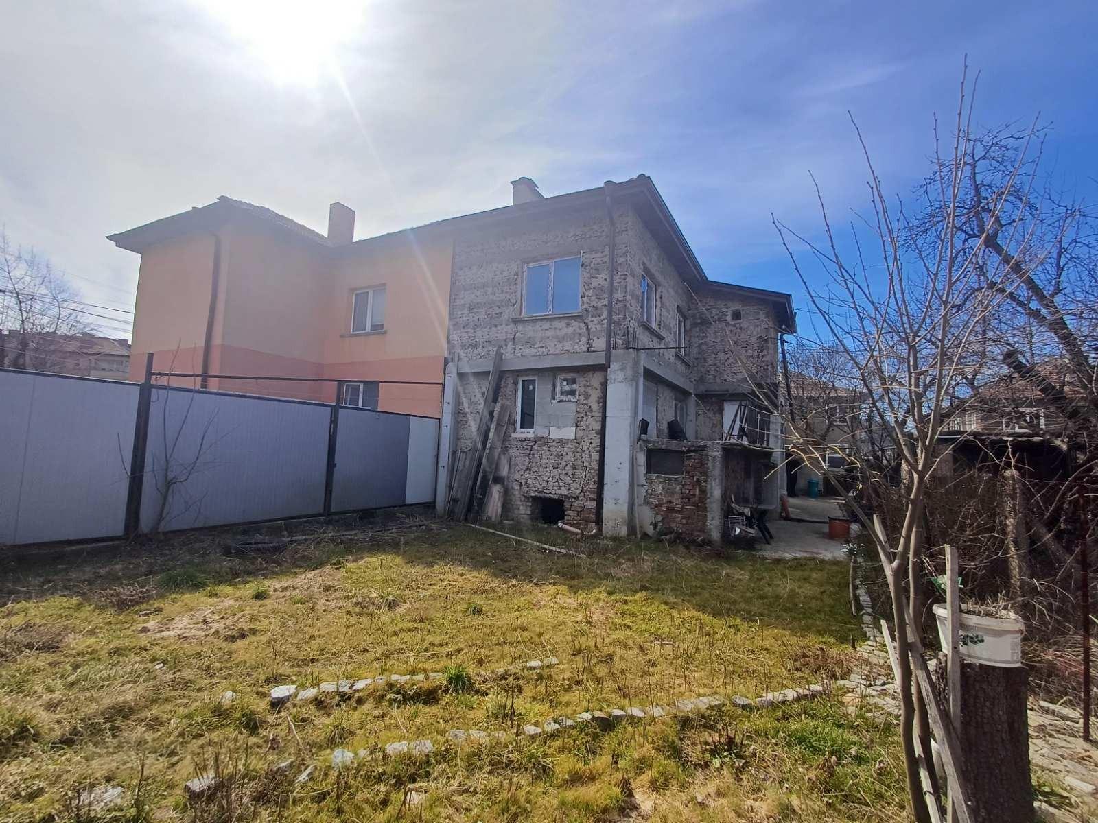 House for Sale in Pernik, Mogiliche