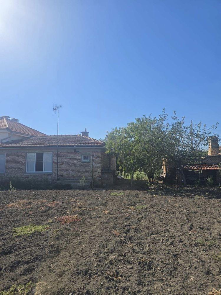 House for Sale in Burgas, Ravnets