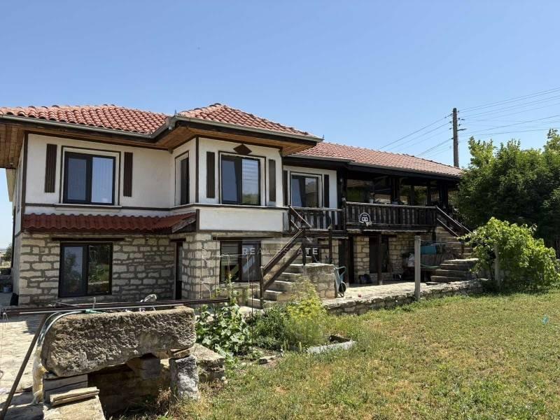 House for Sale in Petrov dol, Varna