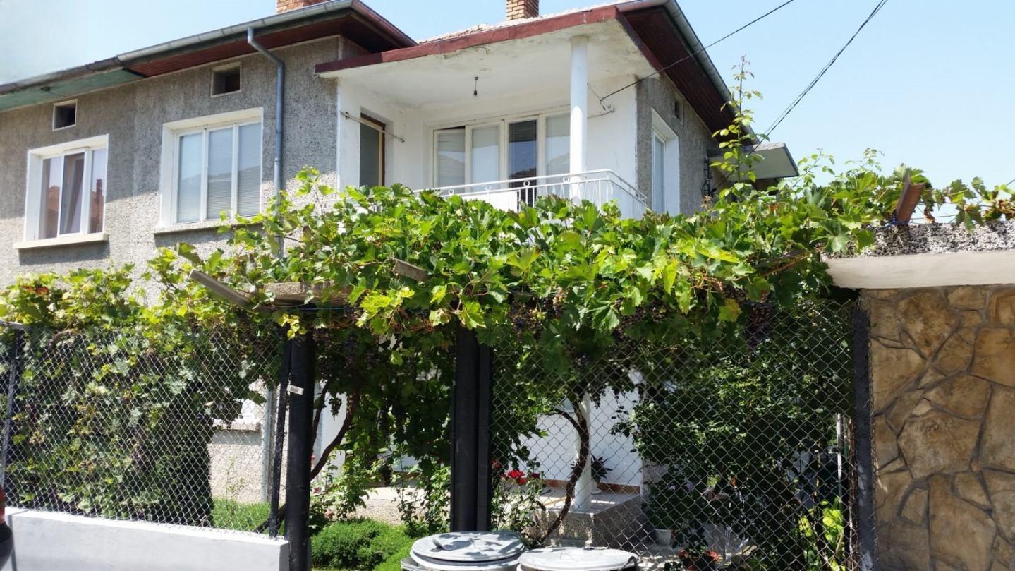 House for Sale in Debelets, Veliko Tarnovo