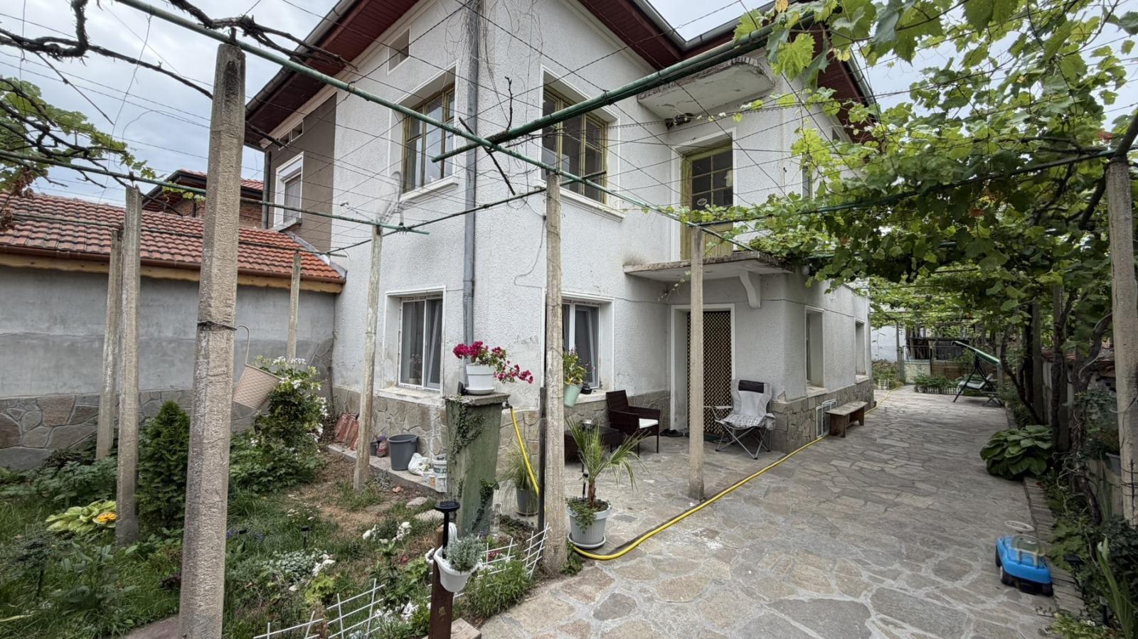 House for Sale in Karavelovo, Plovdiv