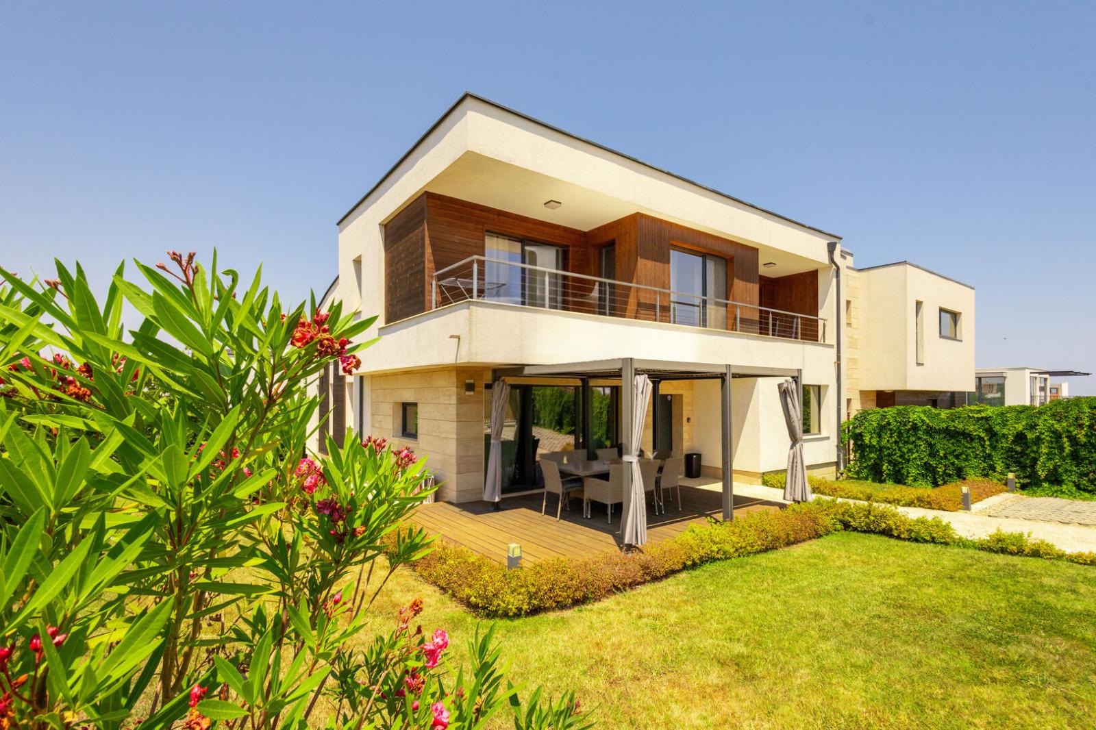 House for Sale in Lozenets, Burgas