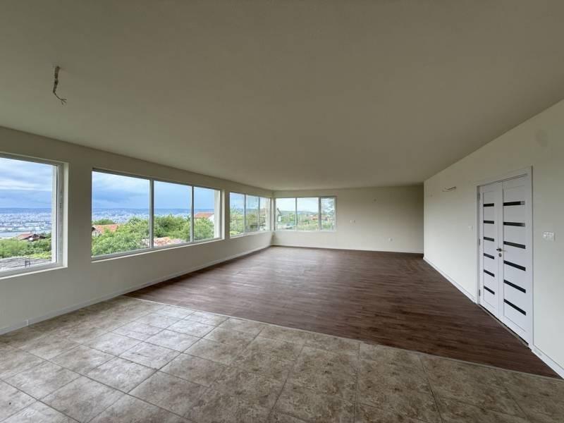 House for Sale in Varna, Zelenika Area