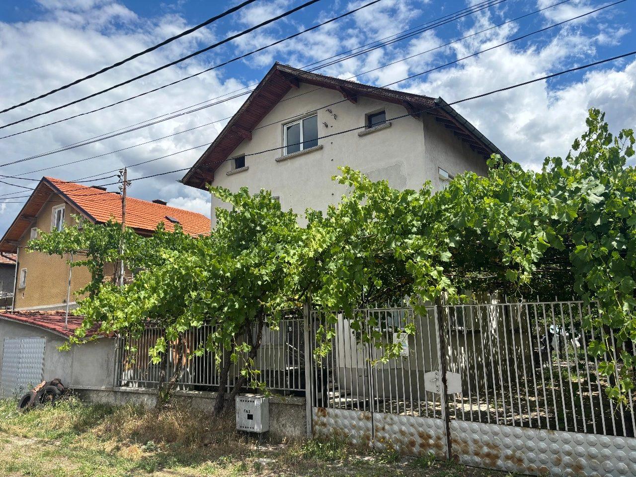 House for Sale in Petarch, Sofia Province