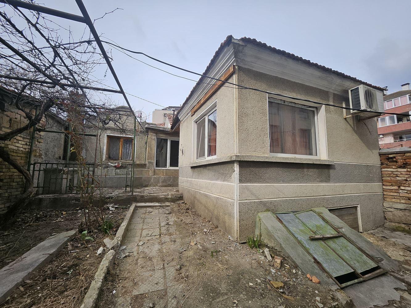 House for Sale in Varna, Tsveten kvartal