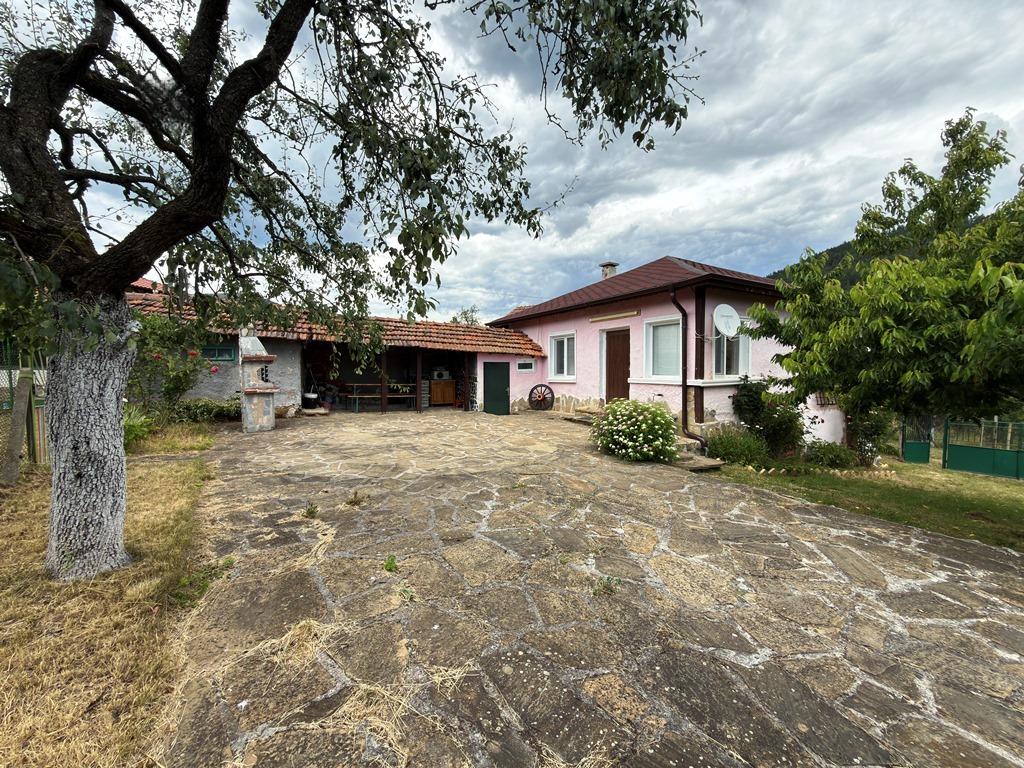 House for Sale in Banishte, Pernik