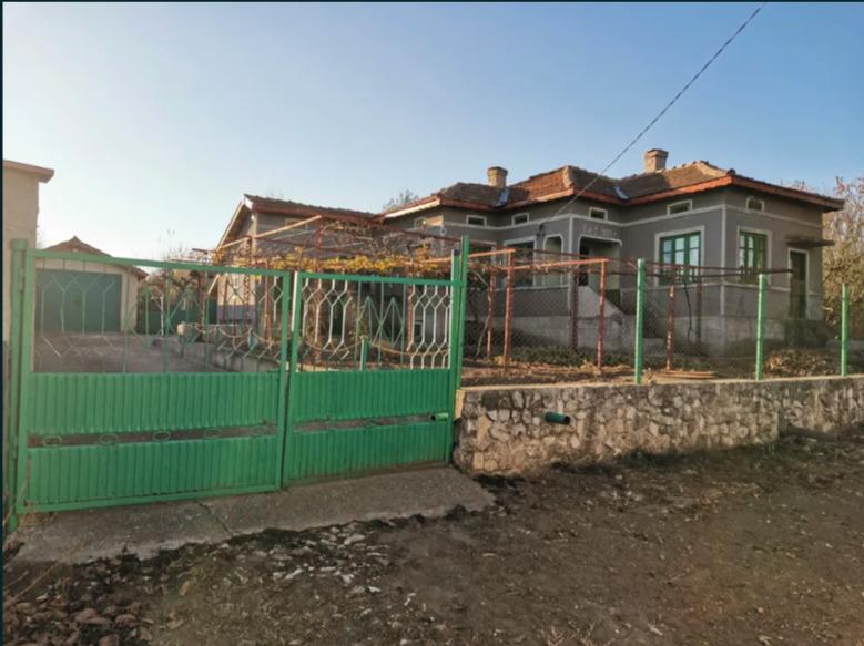 House for Sale in Snop, Dobrich