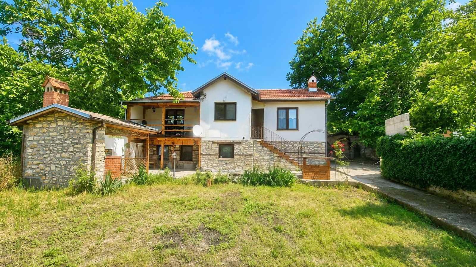 House for Sale in Zlatna livada, Stara Zagora