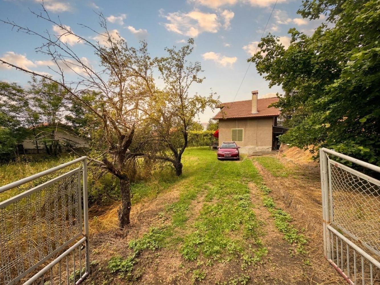Villa for Sale in Zlatitsa, Sofia Province