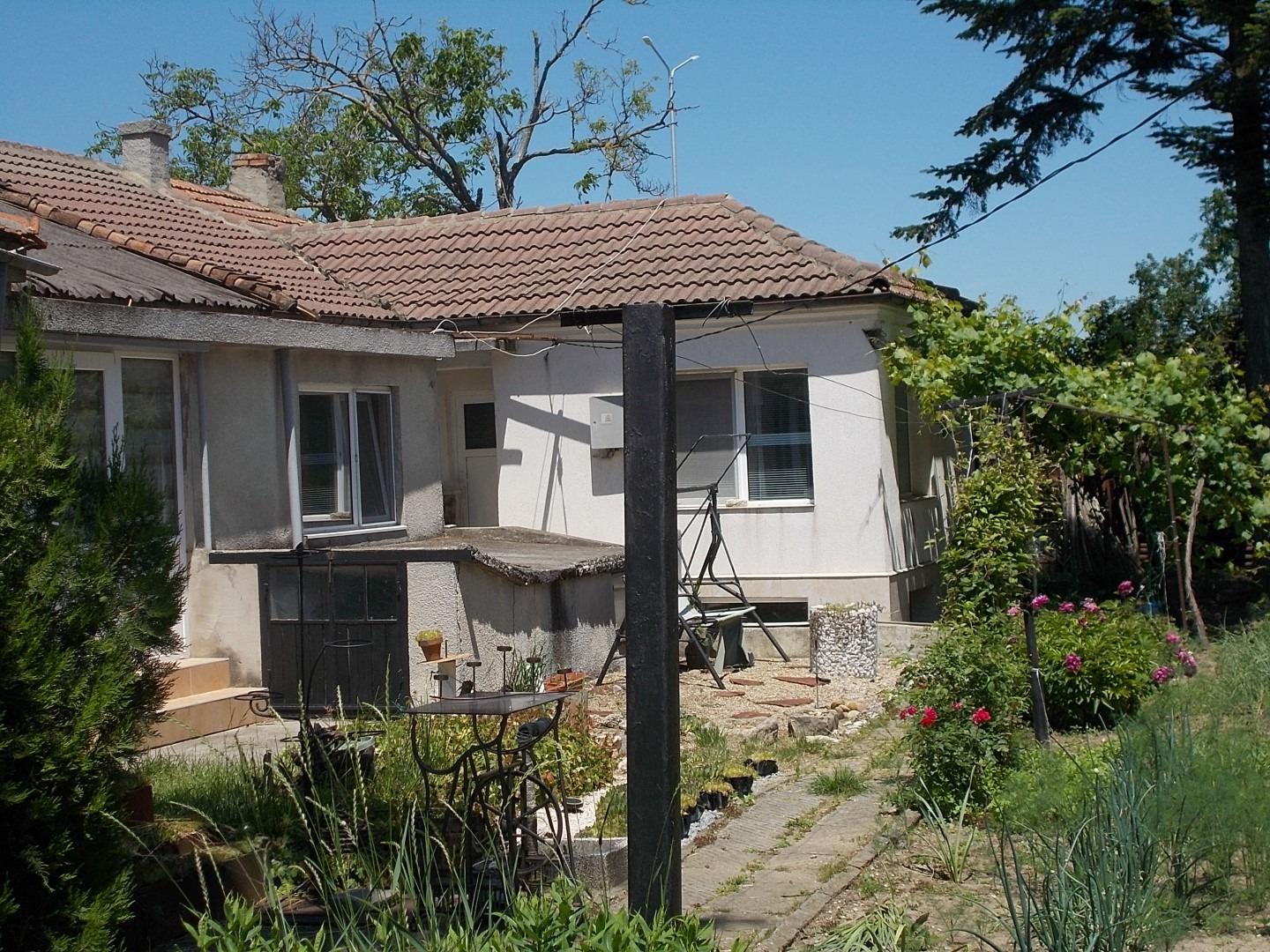 House for Sale in Dobrich, Promishlena zona – Zapad