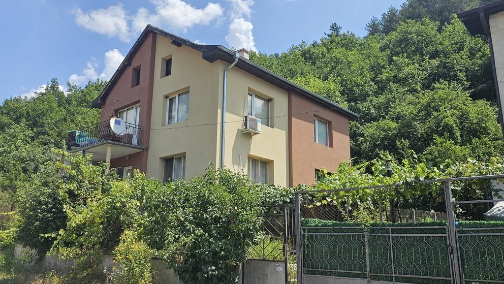 House for Sale in Momin prohod, Sofia Province