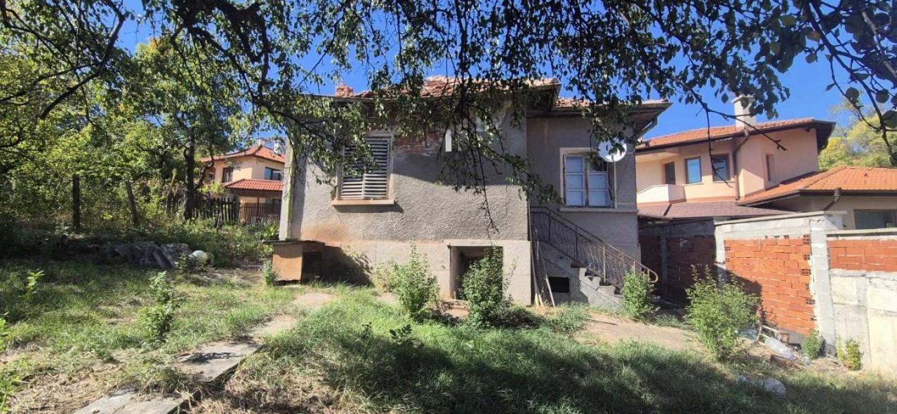 House for Sale in Pernik, Tabana