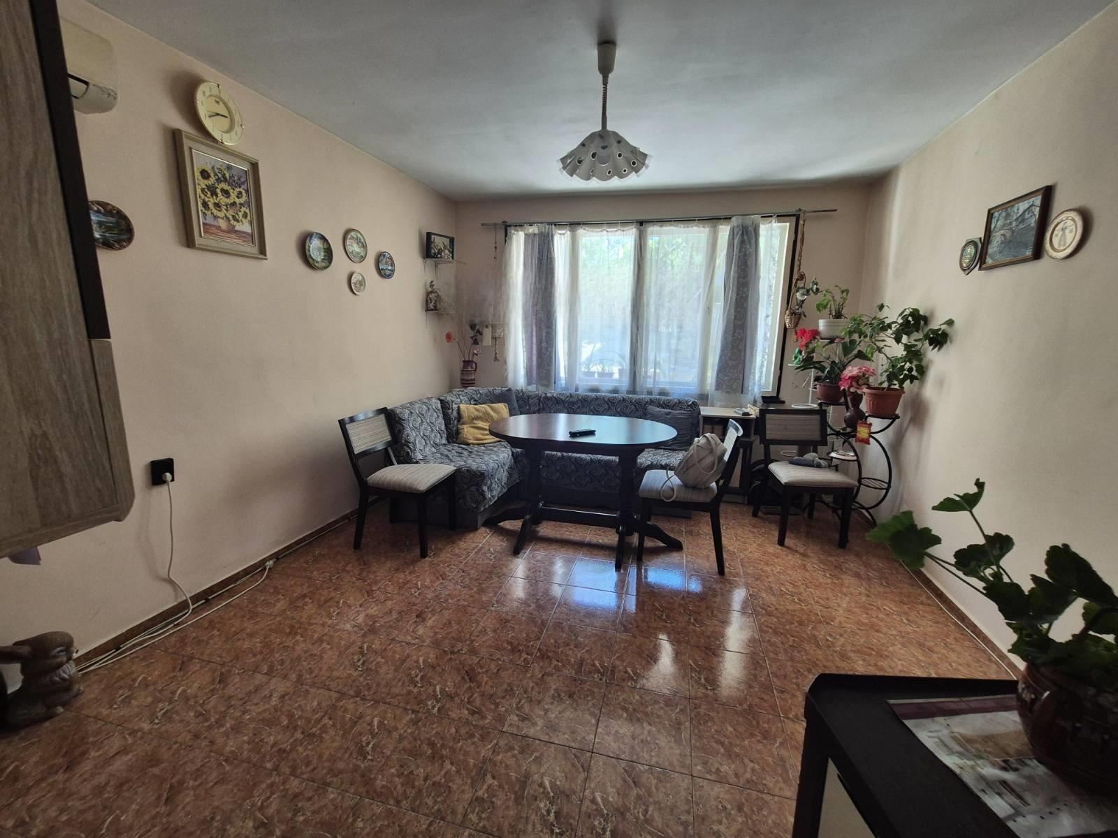 House Floor for Sale in Debelets, Veliko Tarnovo
