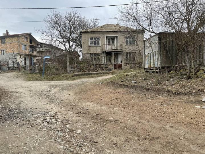 House for Sale in Rosen, Burgas