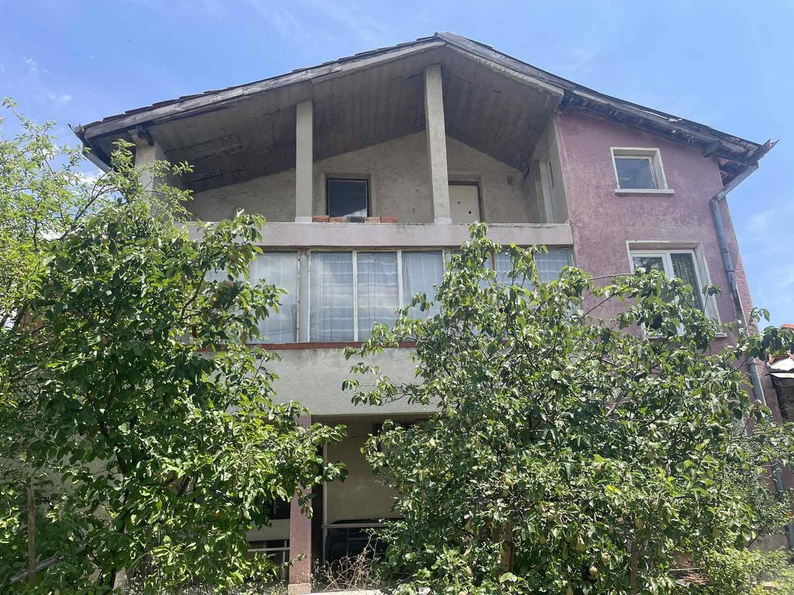 House for Sale in Petarch, Sofia Province