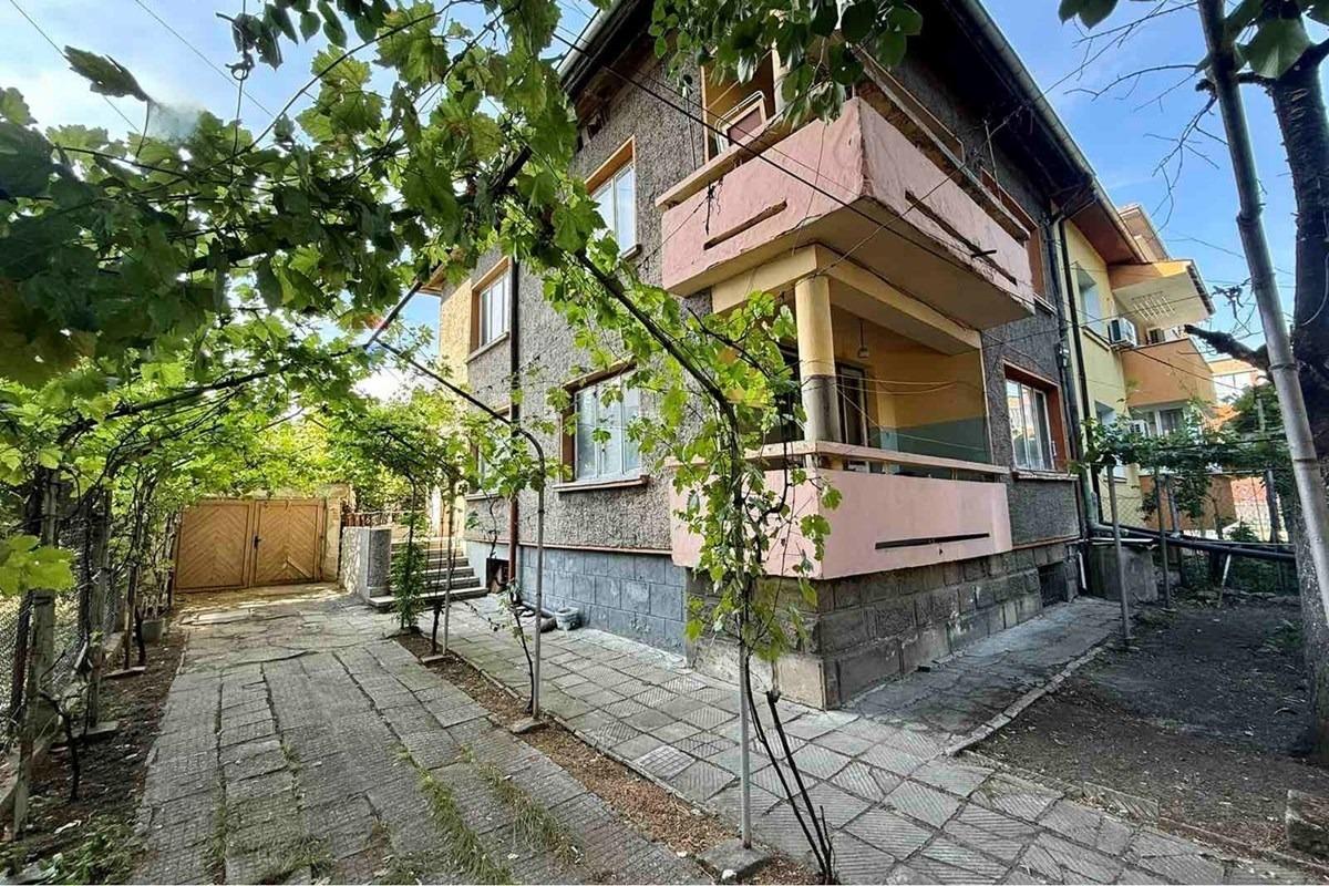 House for Sale in Ruse, Rodina 1