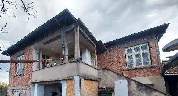 House for Sale in Saedinenie, Plovdiv