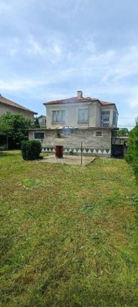 House for Sale in Branipole, Plovdiv
