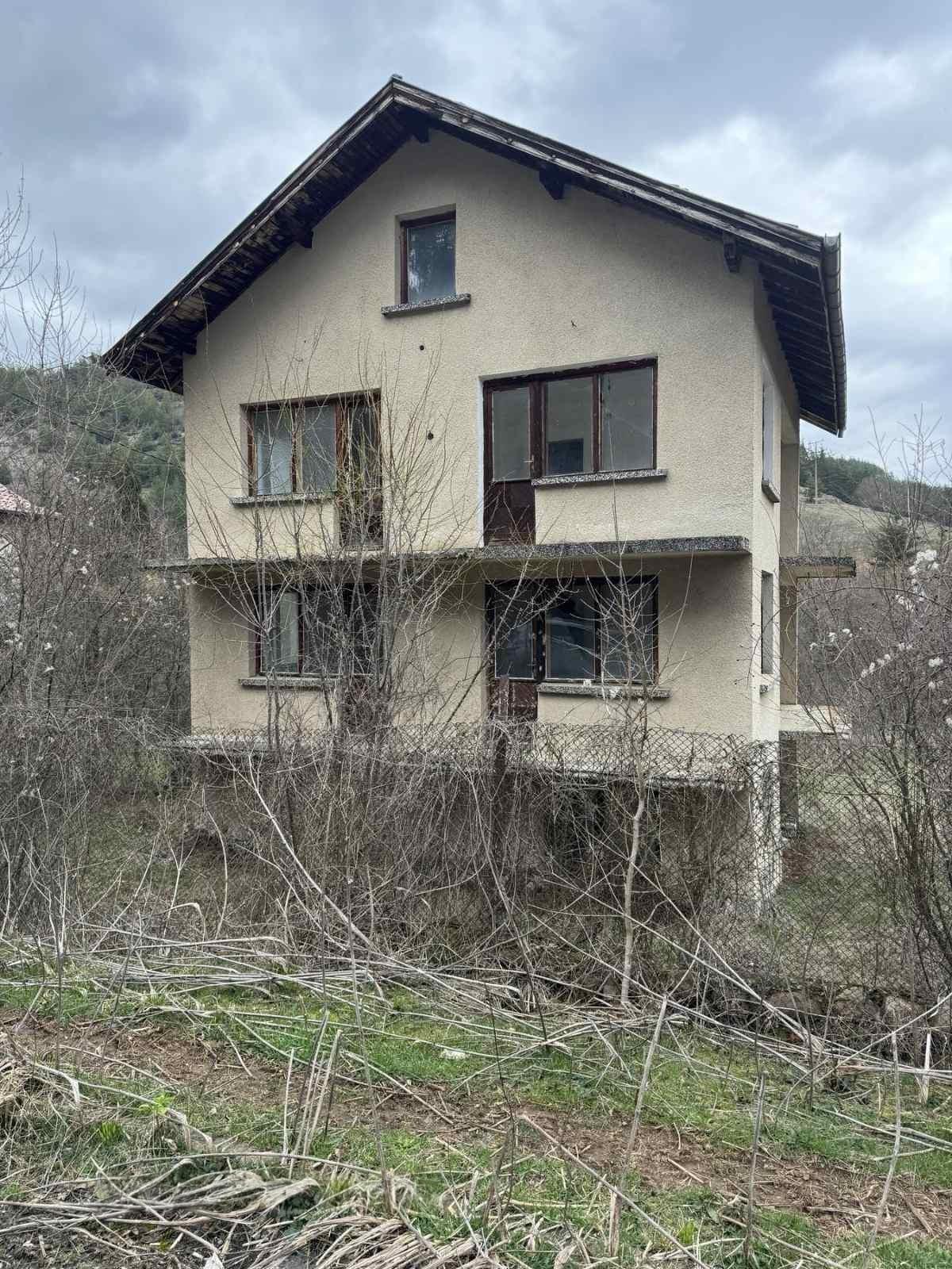 House for Sale in Yablanitsa, Sofia Province