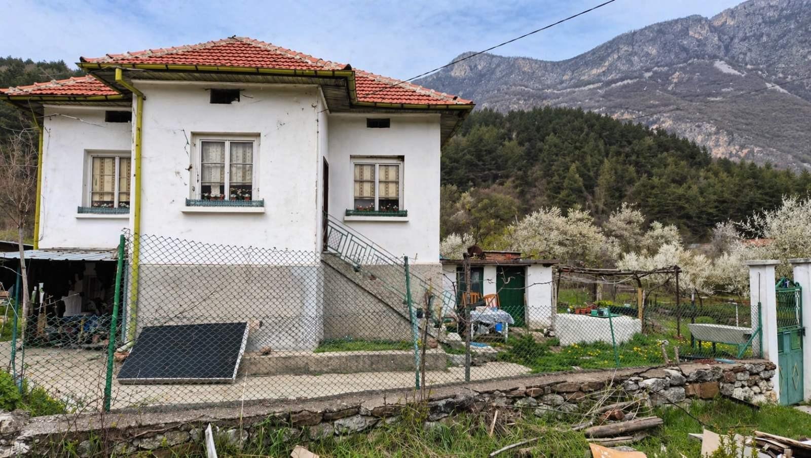 House for Sale in Zgorigrad, Vratsa