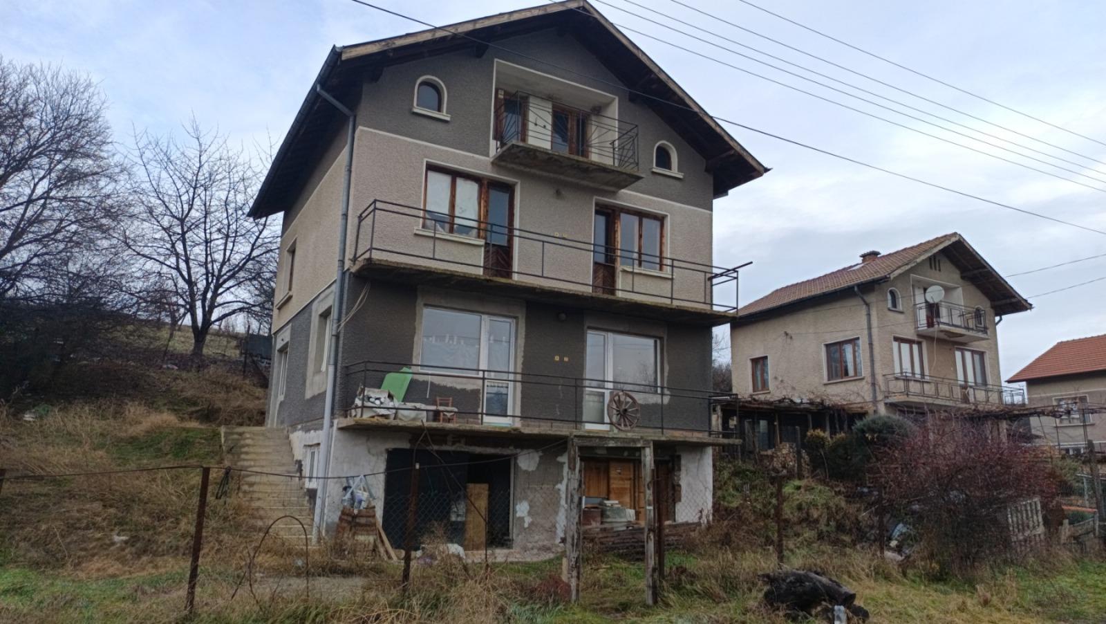 House for Sale in Sopitsa, Pernik