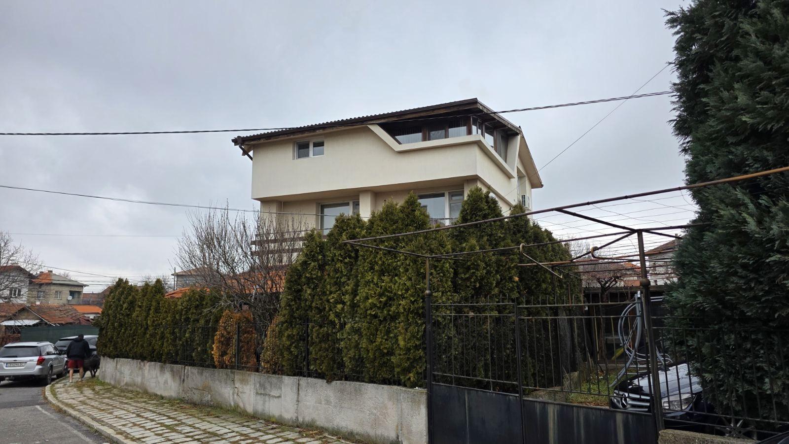 House for Sale in Pernik, Tsarkva