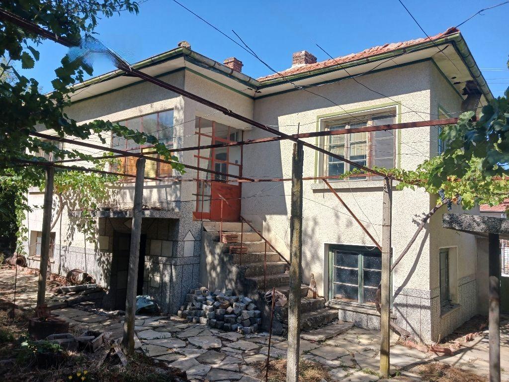 House for Sale in Arnautito, Stara Zagora