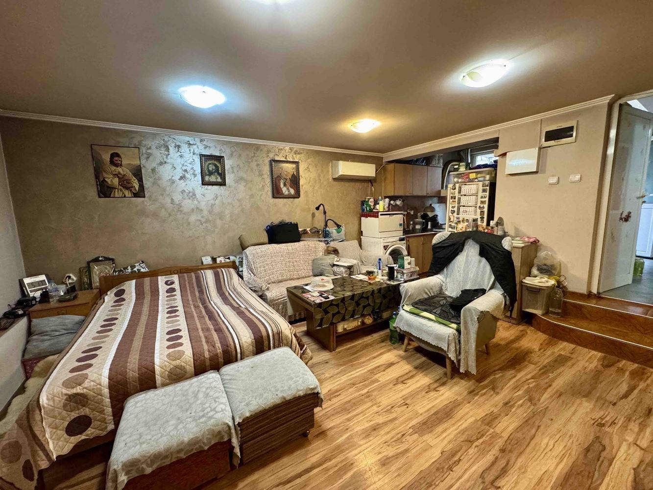 House for Sale in Plovdiv, Kyuchuk Parizh