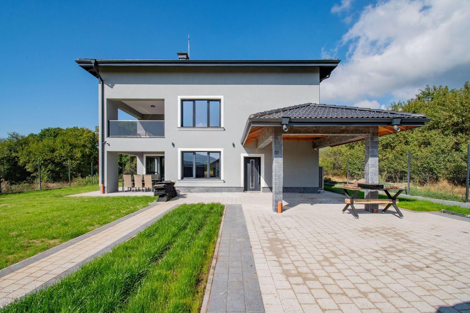 House for Sale in Osoitsa, Sofia Province