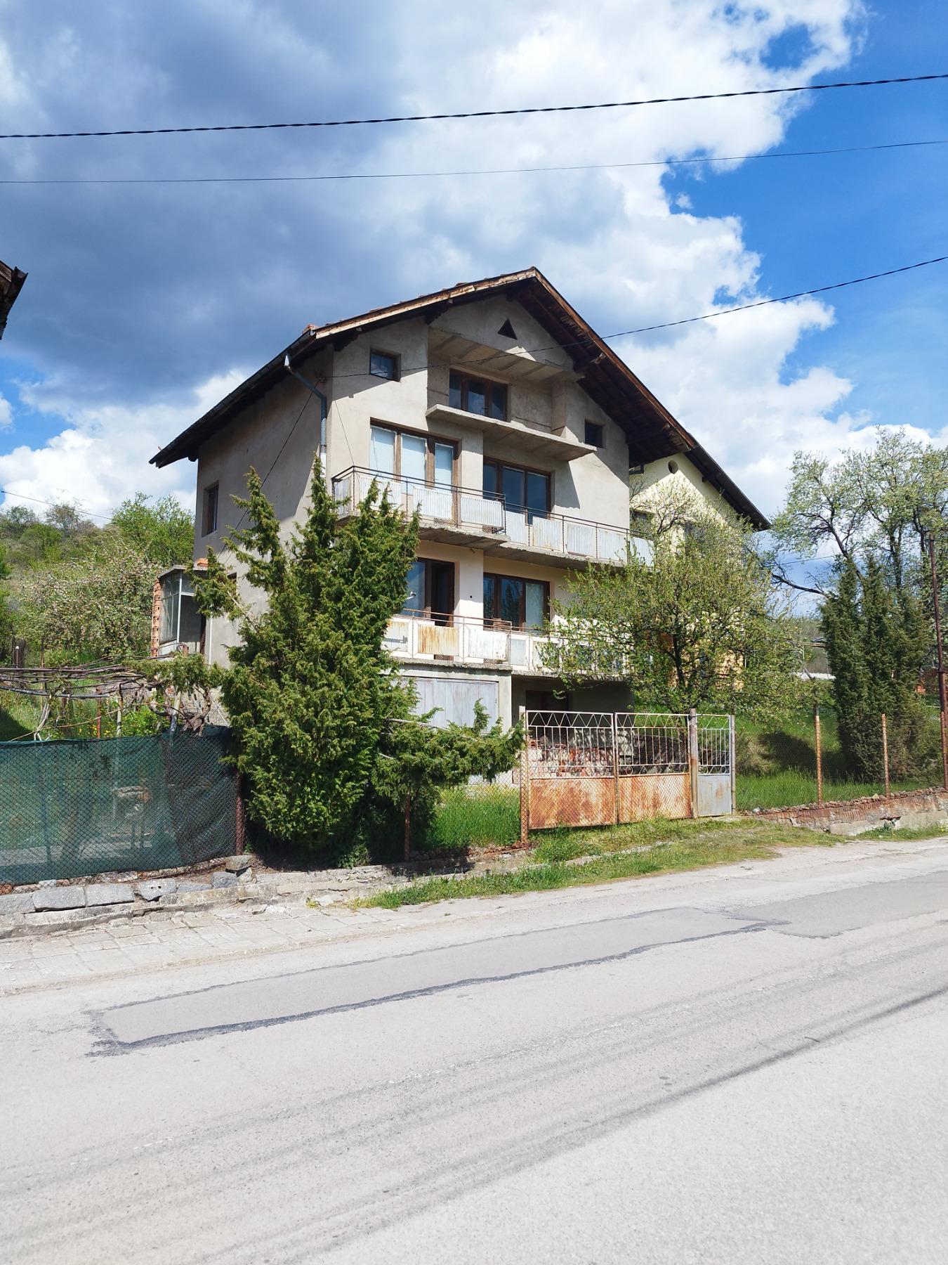 House for Sale in Lyulin, Pernik