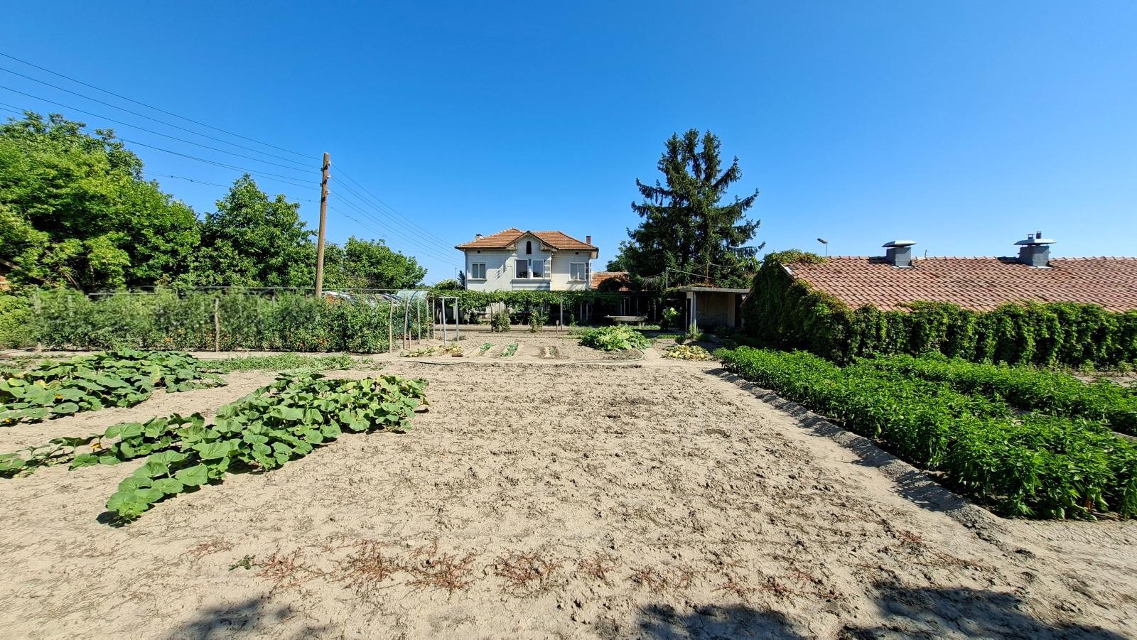 House for Sale in Asparuhovo, Pleven