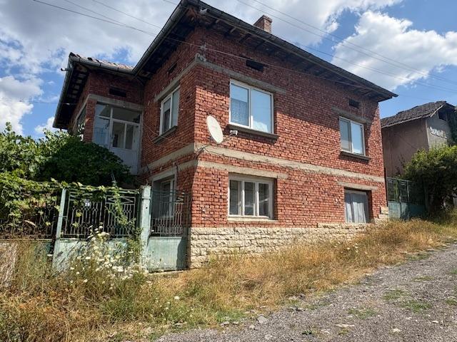 House for Sale in Ugarchin, Lovech