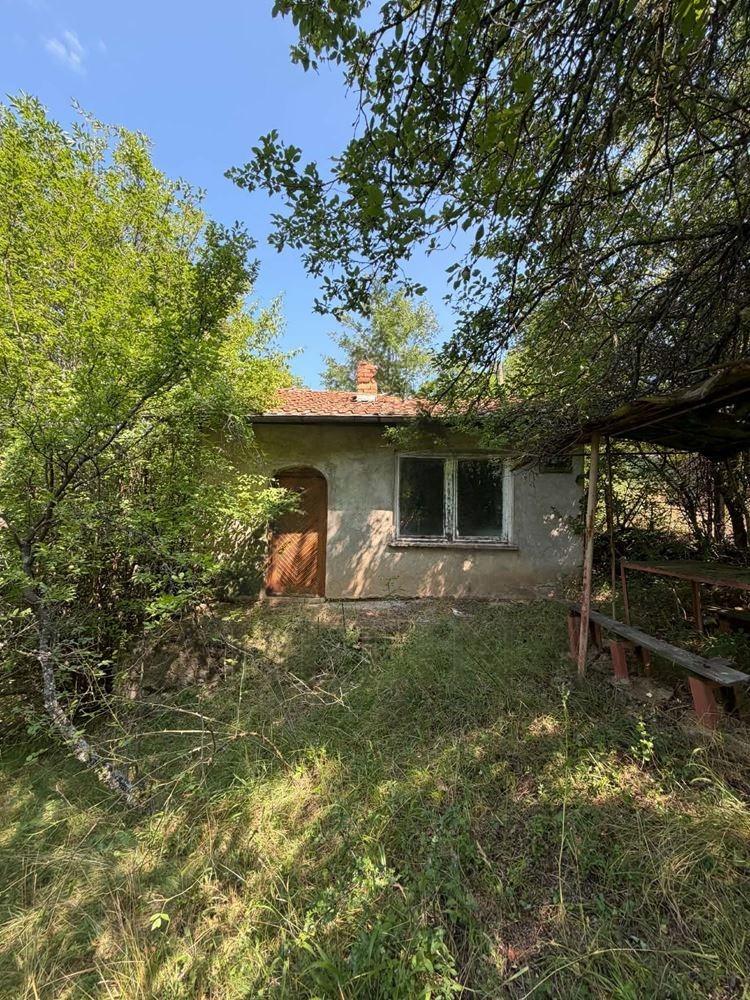 House for Sale in Tompsan, Sofia Province