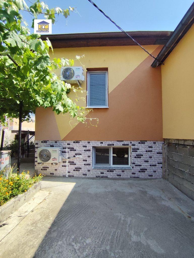 House for Sale in Pernik, Center