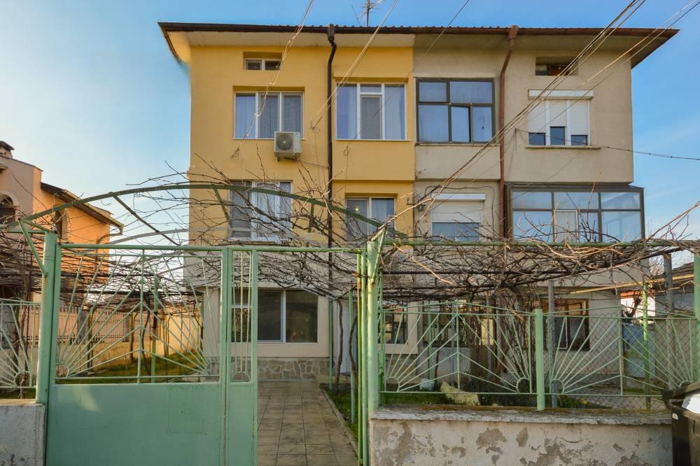 House for Sale in Burgas, Vetren
