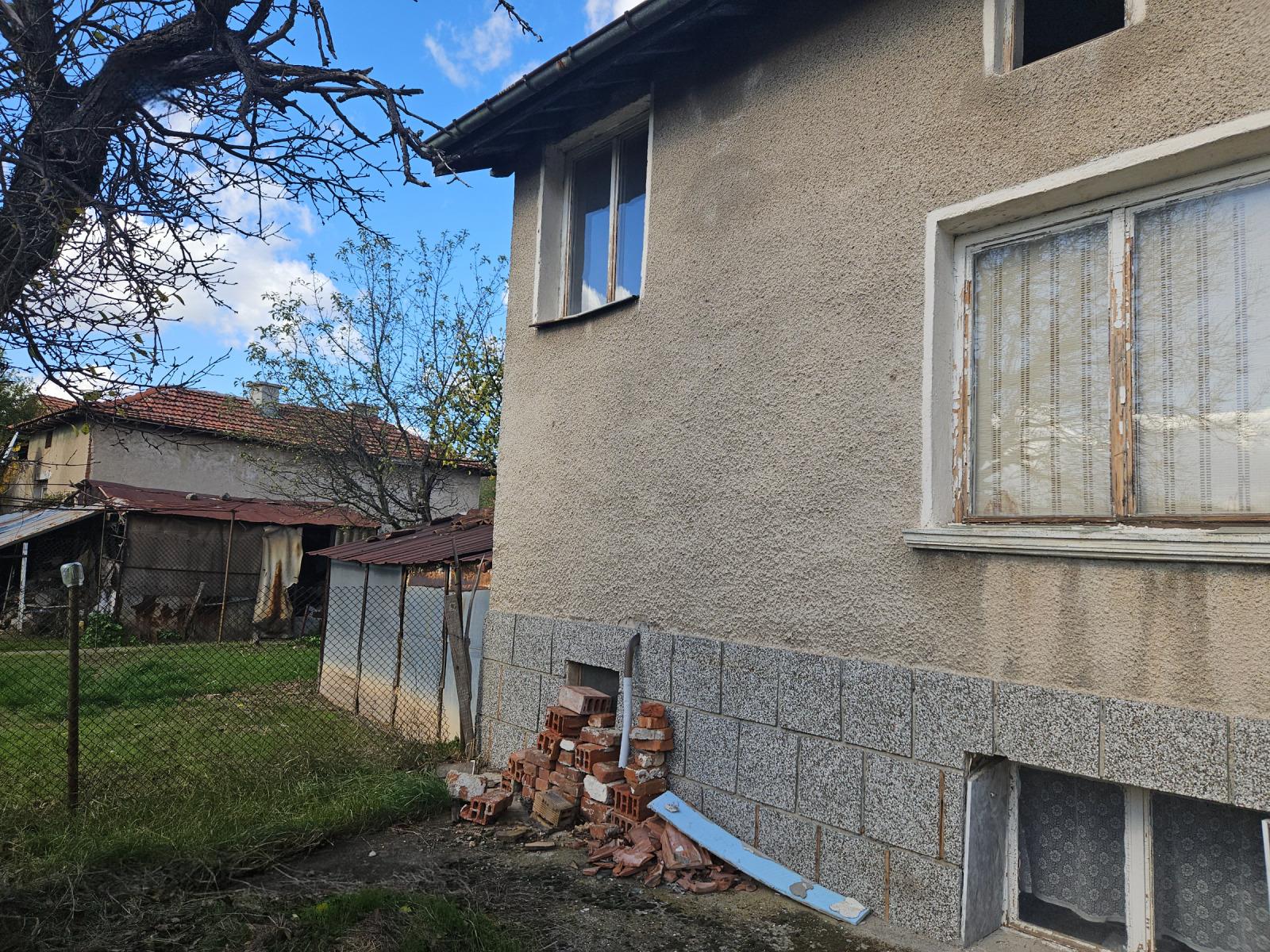 House for Sale in Dolni Rakovets, Pernik