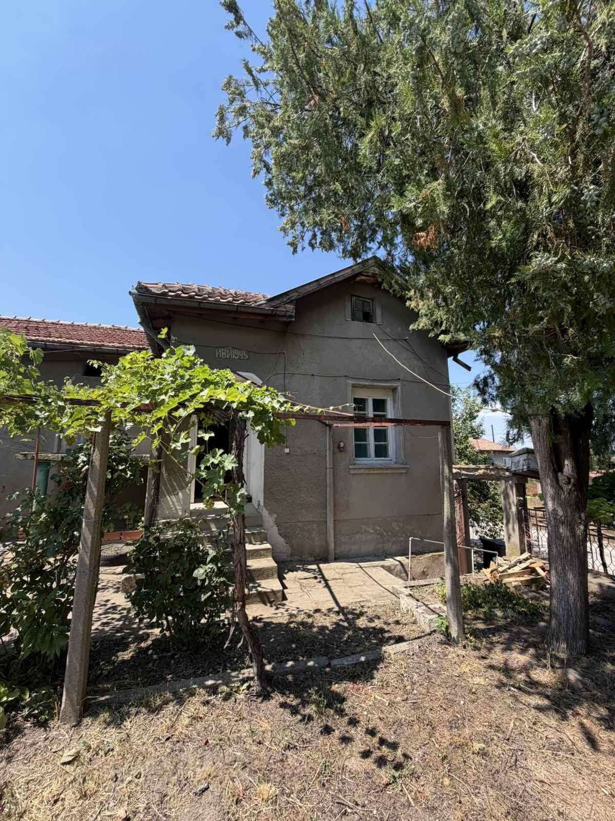 House for Sale in Dolni Dabnik, Pleven