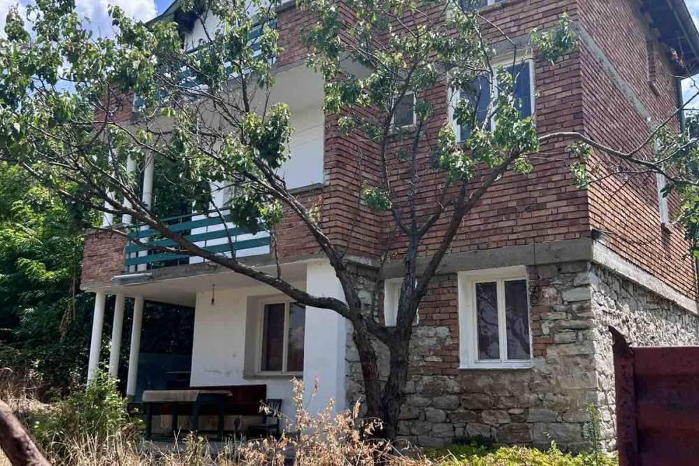 House for Sale in Parvenets, Plovdiv