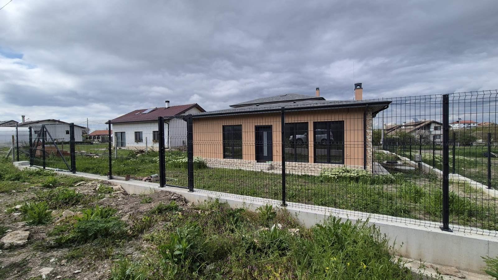 House for Sale in Yarebichna, Varna