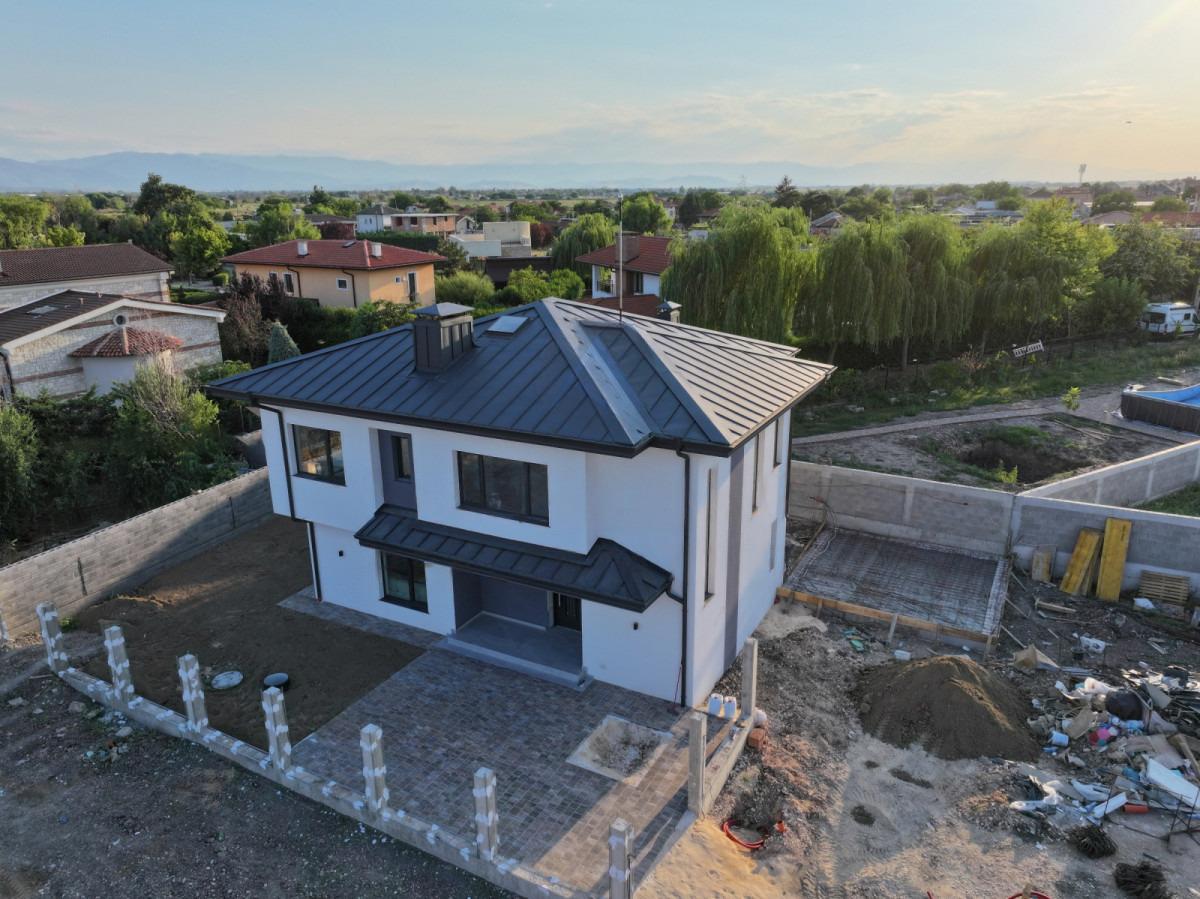 House for Sale in Radinovo, Plovdiv