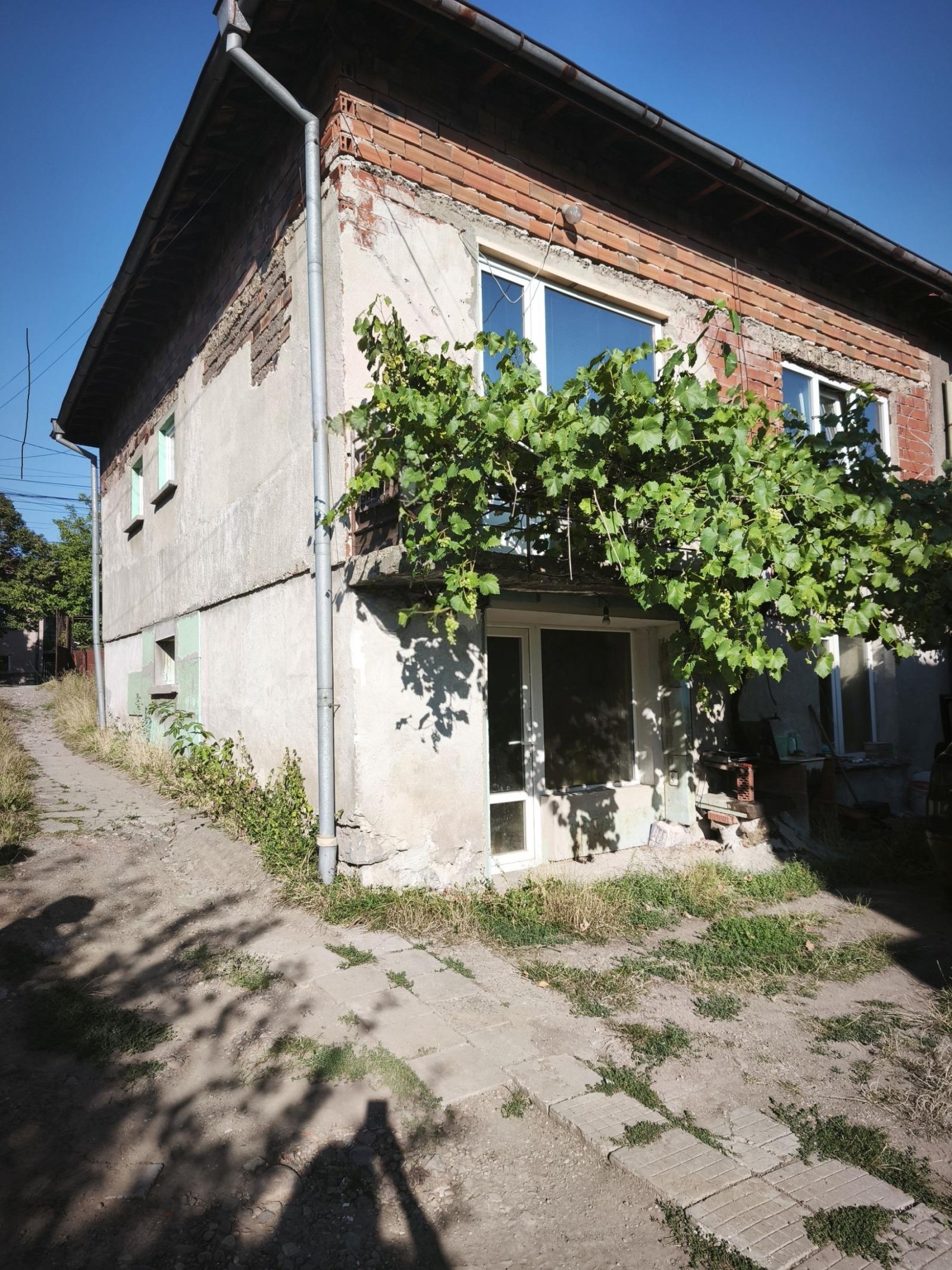 House for Sale in Pernik, Tsarkva