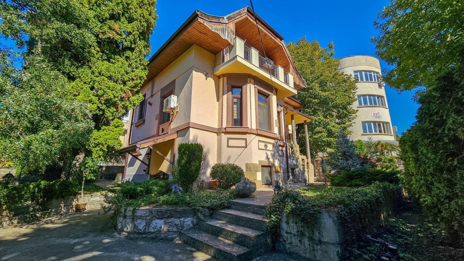 House for Sale in Pleven, Idealen tsentar