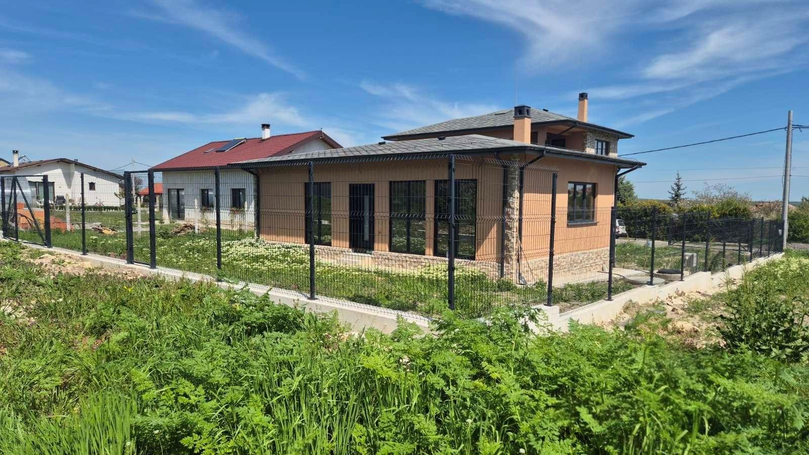House for Sale in Yarebichna, Varna