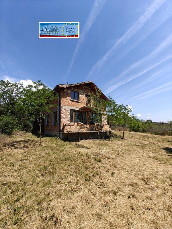House for Sale in Lobosh, Pernik