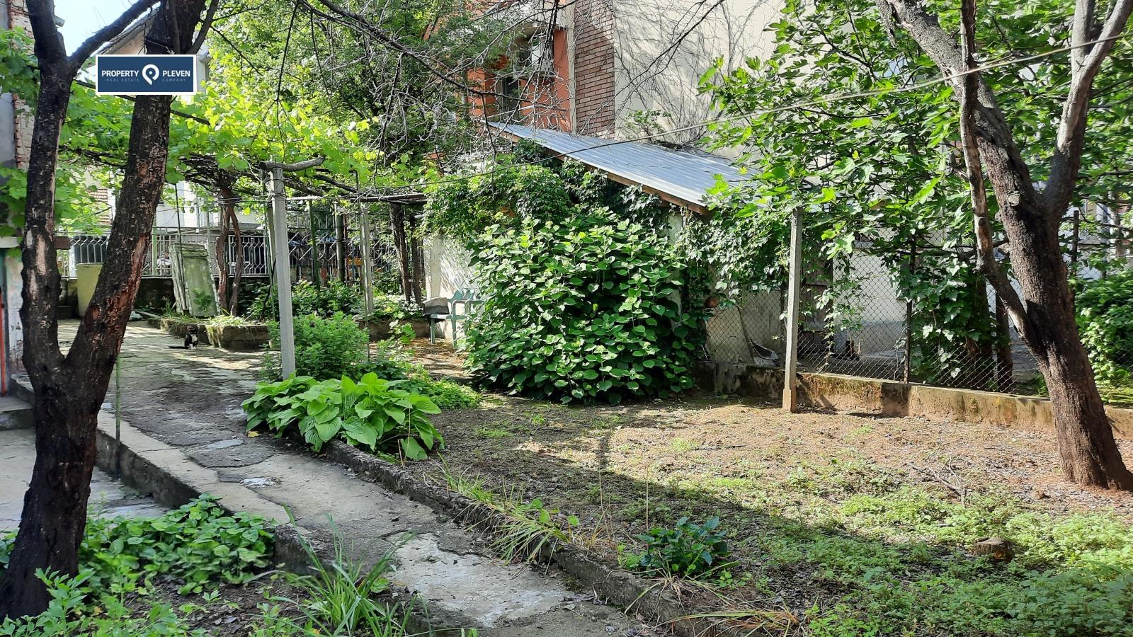 House for Sale in Pleven, Wider Center