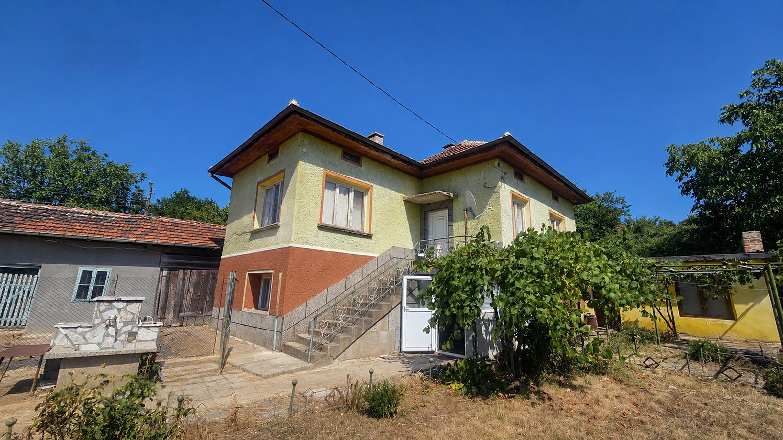 House for Sale in Eleshnitsa, Sofia Province