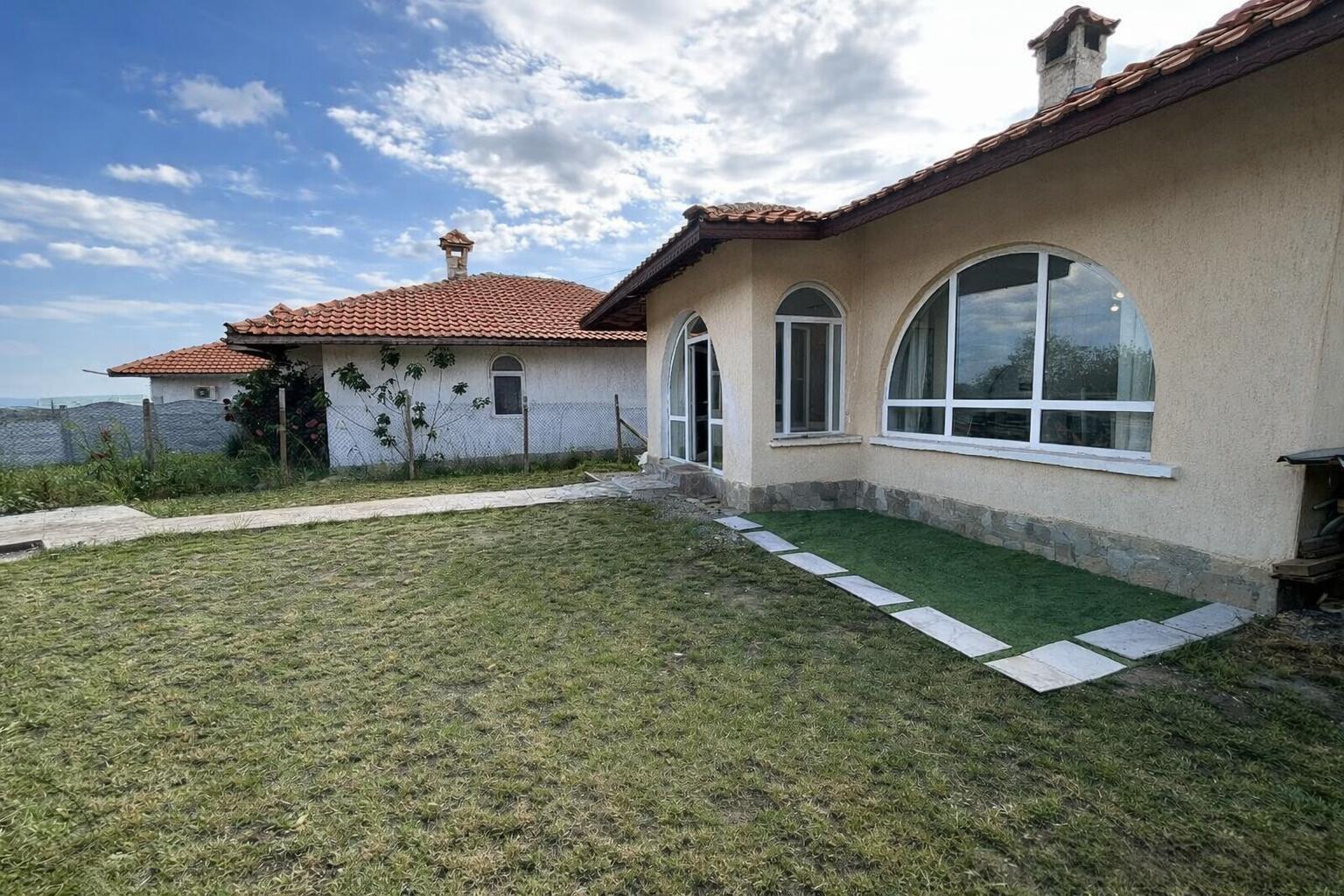 House for Sale in Burgas, Cherno more
