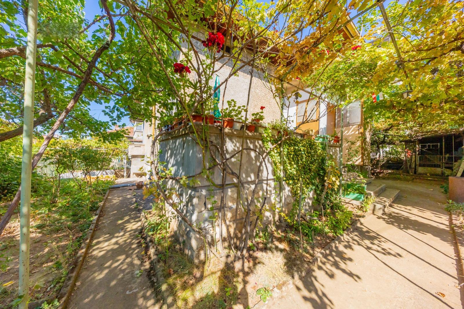 House for Sale in Pleven, Wider Center