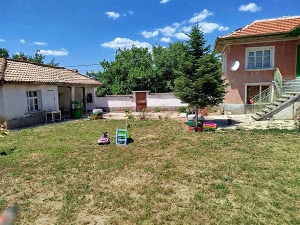 House for Sale in Panicheri, Plovdiv